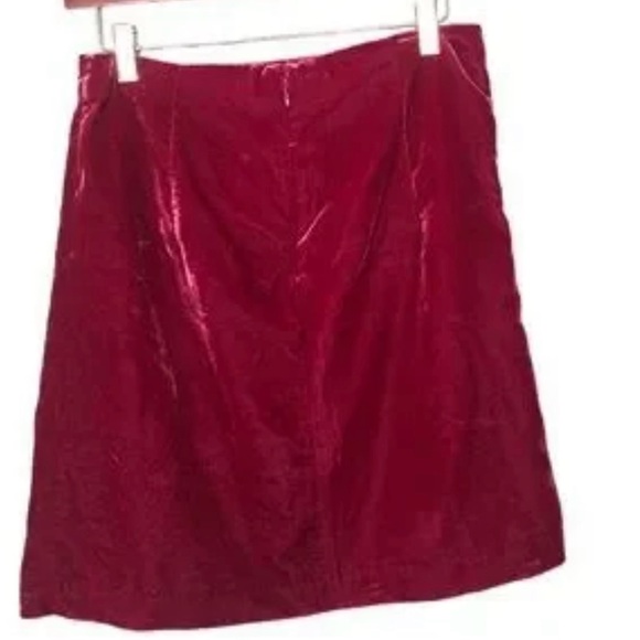Elegant Velvet Fuchsia mini skirt with tags. Brand new! Never worn - Picture 11 of 11